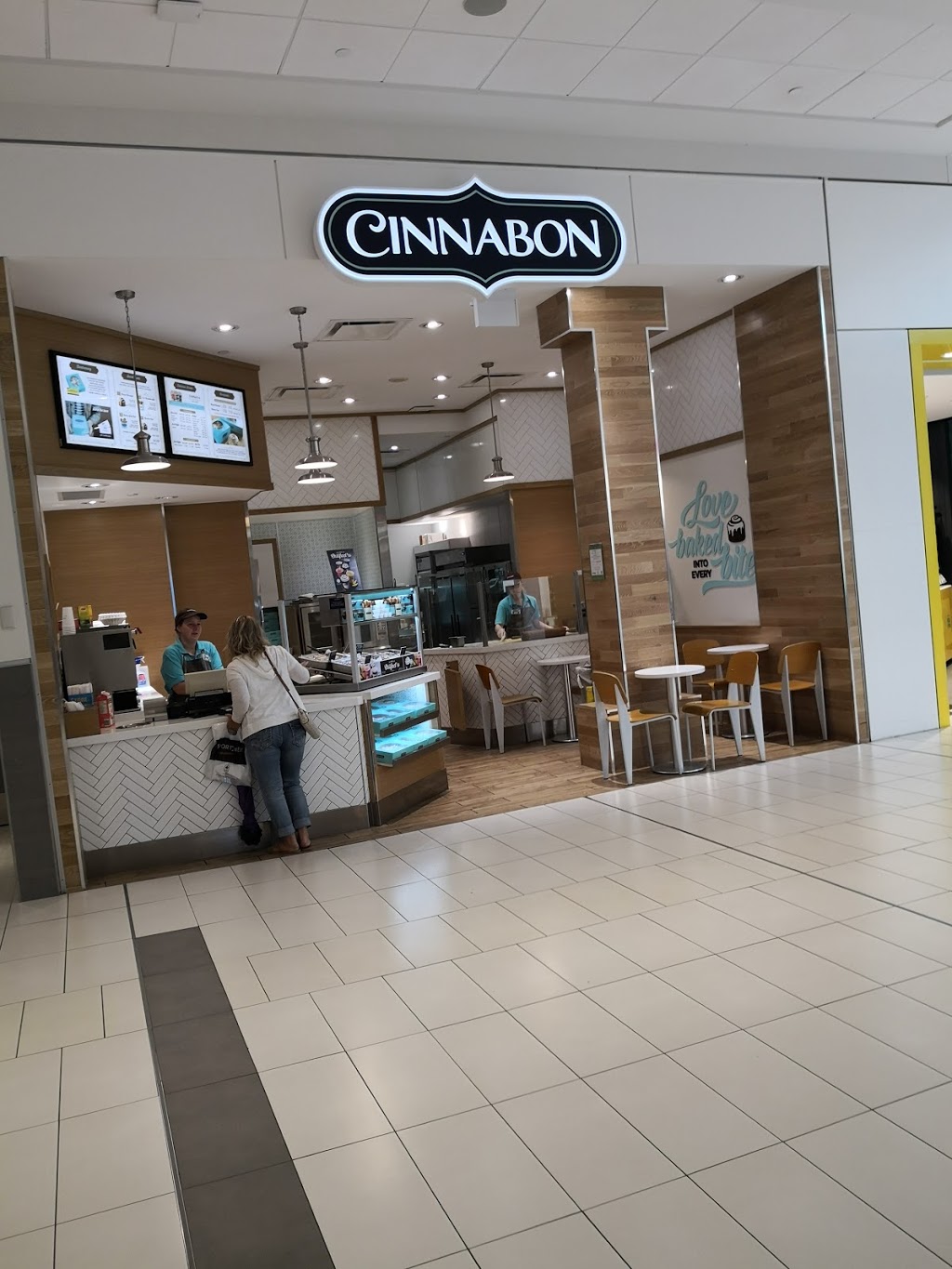 Cinnabon | Oshawa Centre, 419 King St W, Oshawa, ON L1J 4X3, Canada | Phone: (905) 571-5222