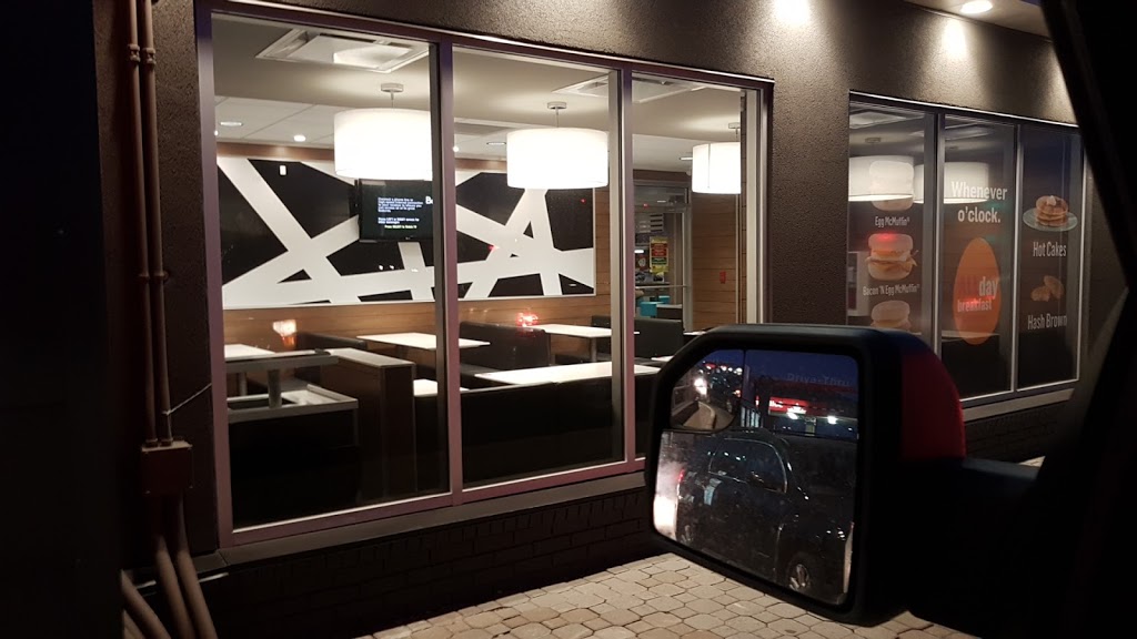 McDonalds | 20 Riverglen Dr SE, Calgary, AB T2C 3H8, Canada | Phone: (403) 236-4122