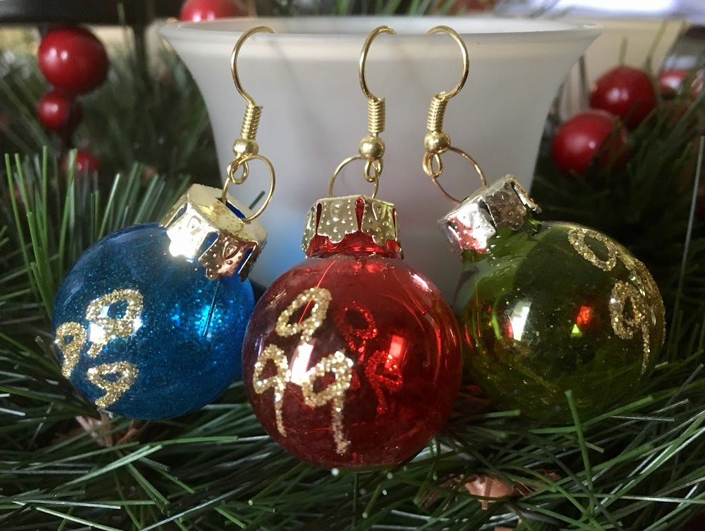 Simply Charmed Jewelry | 115 Deerhurst Dr, Kincardine, ON N2Z 2X3, Canada | Phone: (519) 395-4992