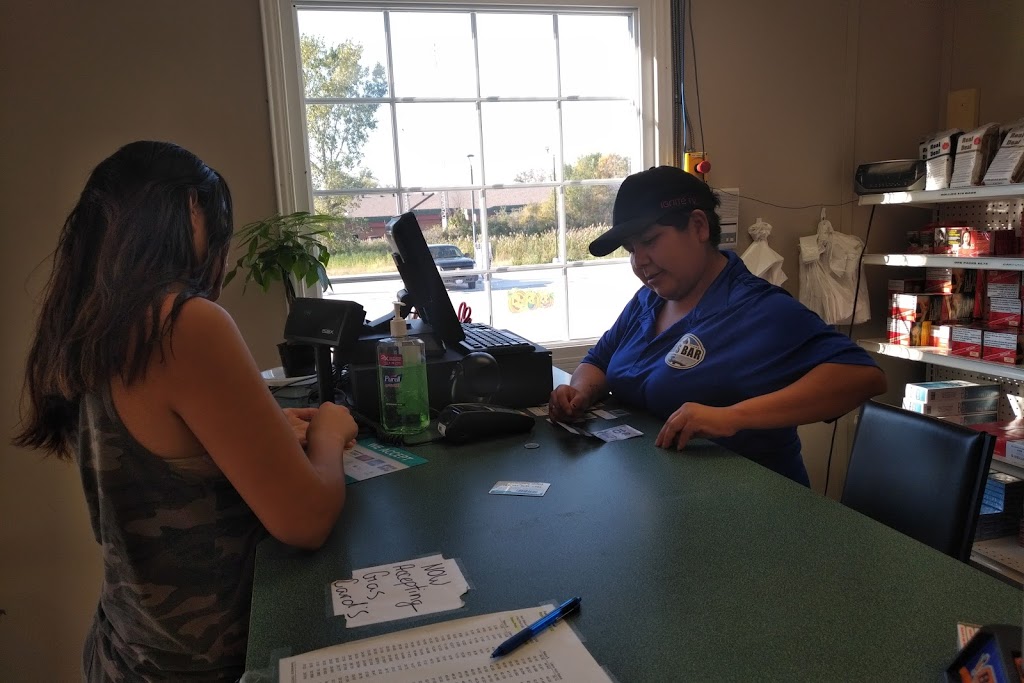 Walpole Island Gas Bar | 1078 Snye Rd, Wallaceburg, ON N8A 4K9, Canada | Phone: (226) 627-4448