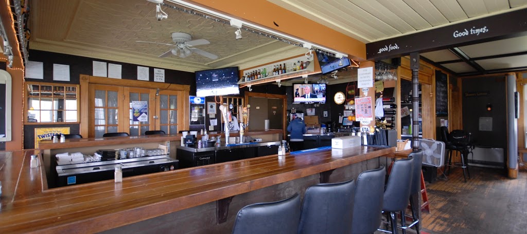 Tavern on the Hill | 1724 E Main St, Newport, VT 05855, USA | Phone: (802) 334-9006