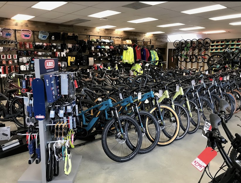 Caps Bicycle Shop | bicycle store | 434A E Columbia St, New Westminster, BC V3L 3W9, Canada | 6045243611 OR +1 604-524-3611