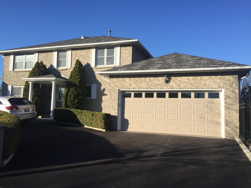 Manara Services Garage Doors | 2200 Roche Ct #811, Mississauga, ON L5K 3Z6, Canada | Phone: (647) 865-6476