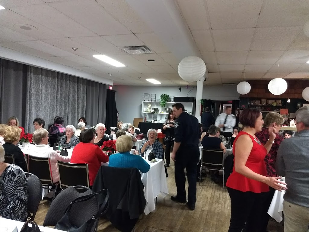 Colonial Inn | 28 Cedar St, Coniston, ON P0M 1M0, Canada | Phone: (705) 694-4761