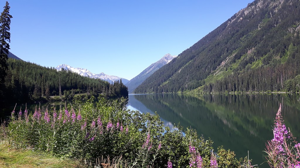 Monashee Motel | 1333 Trans-Canada Hwy, Sicamous, BC V0E 2V0, Canada | Phone: (250) 836-2575