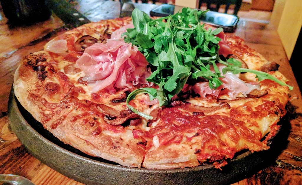 LOurs Caverne Culinaire | 200 Rue Sainte-Marie, La Prairie, QC J5R 1G2, Canada | Phone: (450) 695-3113