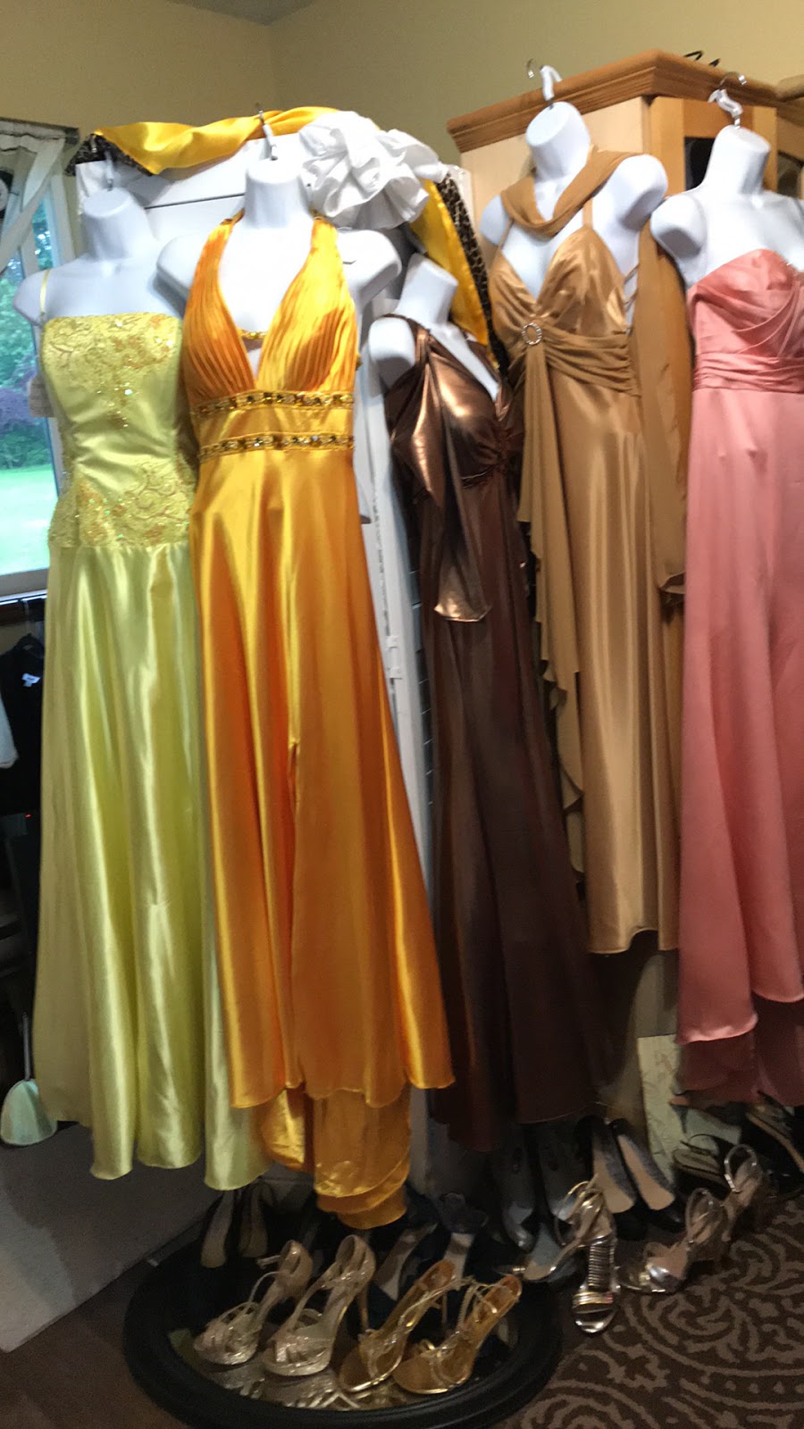 My Little Dress Shop | 7146 Vipond Rd, Nanaimo, BC V9T 6H1, Canada | Phone: (250) 713-3434