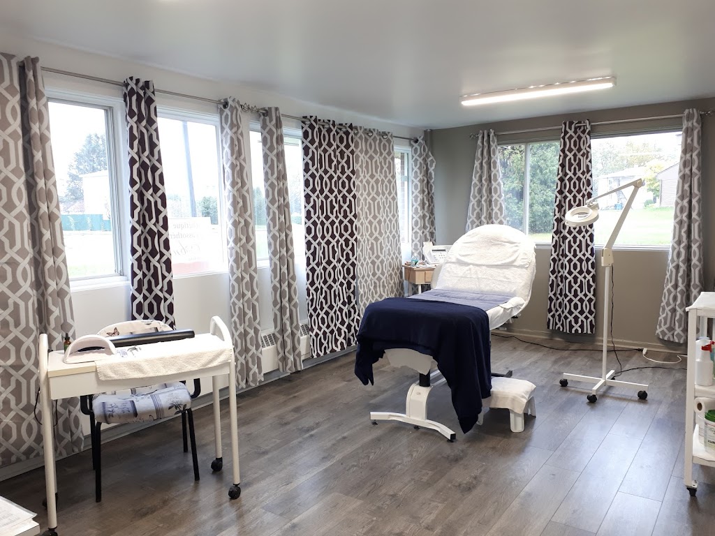 Esthétique Massothérapie Anne | 101 Rue Monfette E, Thetford Mines, QC G6G 1N9, Canada | Phone: (418) 334-1905