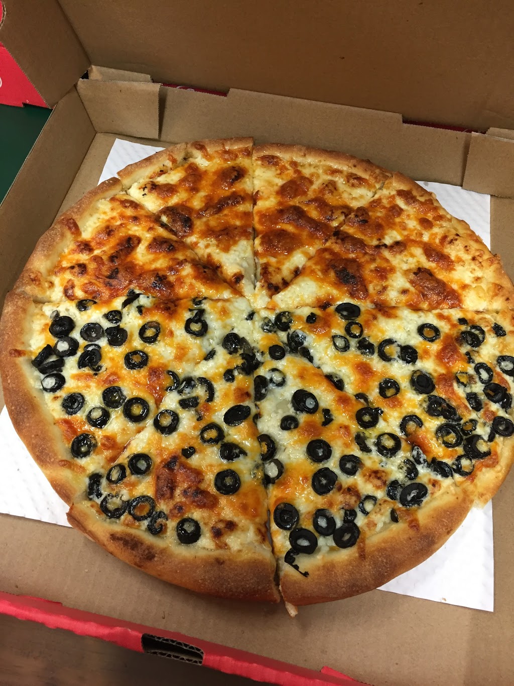 Sarpinos Pizzeria | 2750 Shawnigan Lake Rd #102, Shawnigan Lake, BC V0R 2W0, Canada | Phone: (250) 743-1110