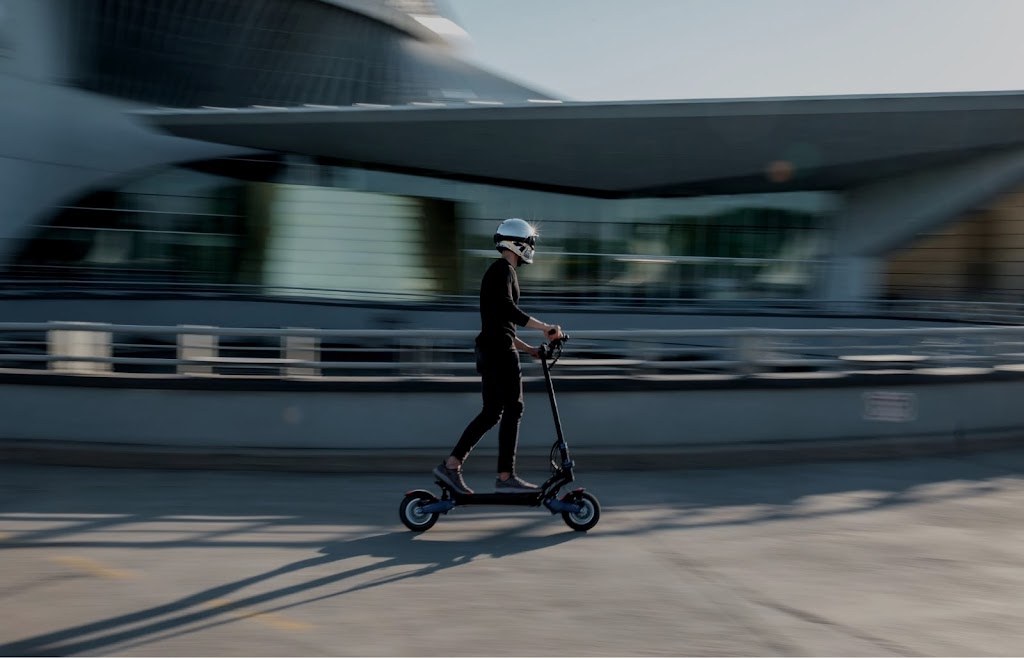 Apollo Scooters | 28 Bathurst St, Toronto, ON M5V 0C6, Canada | Phone: (437) 261-2985