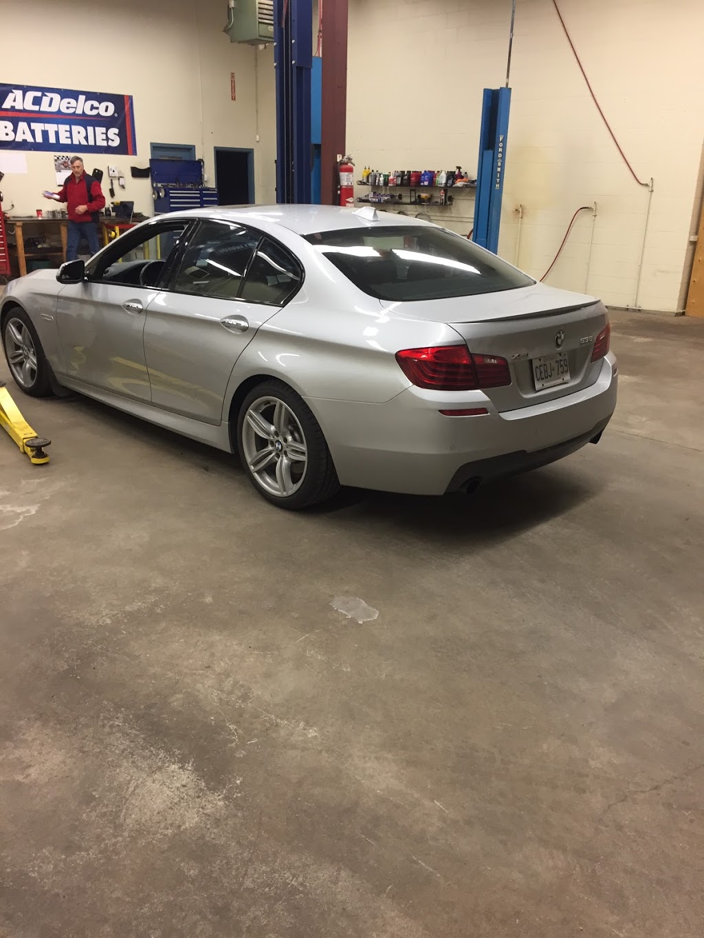 Mikes Auto Service & Sales | 611 Conrad Pl, Waterloo, ON N2V 1C4, Canada | Phone: (519) 886-0119