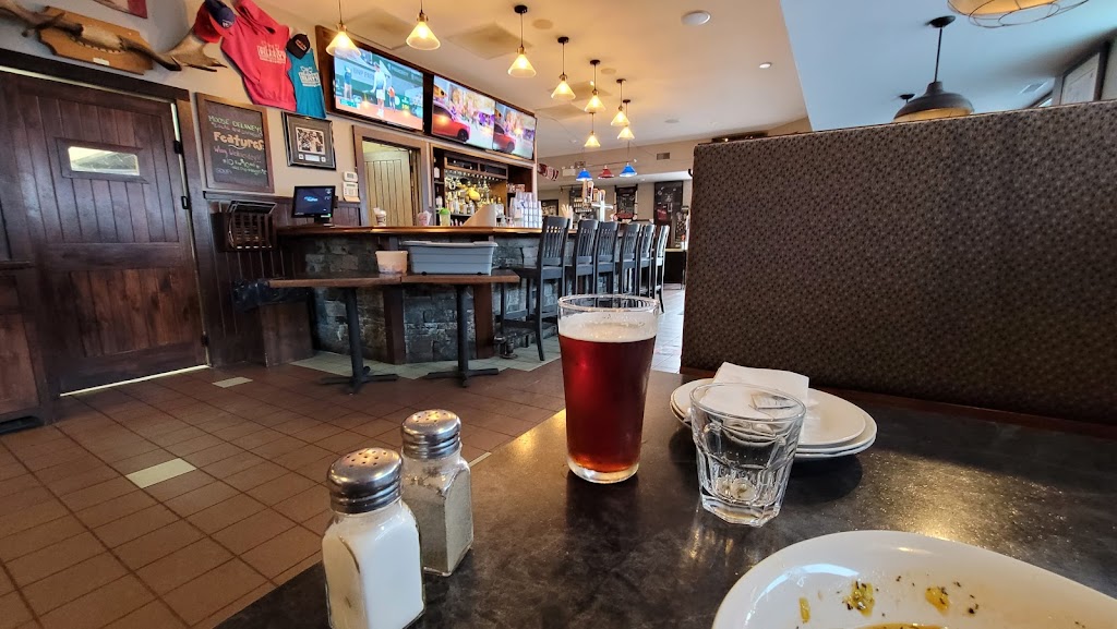 Moose Delaneys Sports Bar & Grill | 3 Cann St, Huntsville, ON P1H 1H3, Canada | Phone: (705) 787-1025