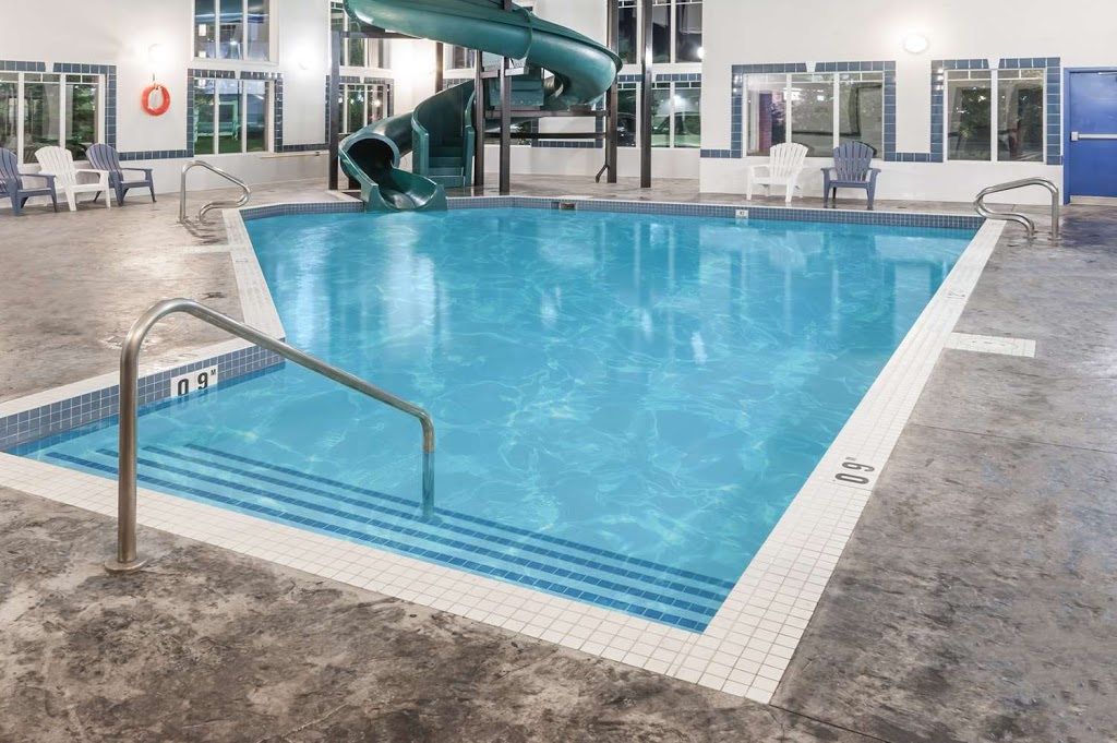 Super 8 by Wyndham High River AB | 1601 13 Ave SE, High River, AB T1V 2B1, Canada | Phone: (403) 652-4448