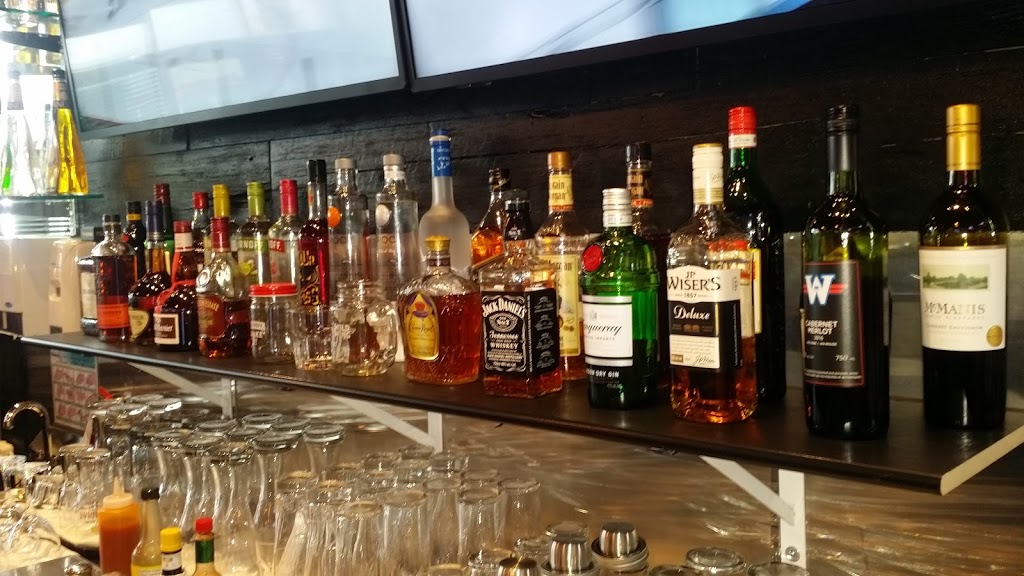 Wild Wing | 650 Wellington St E, Aurora, ON L4G 0K3, Canada | Phone: (905) 503-6650