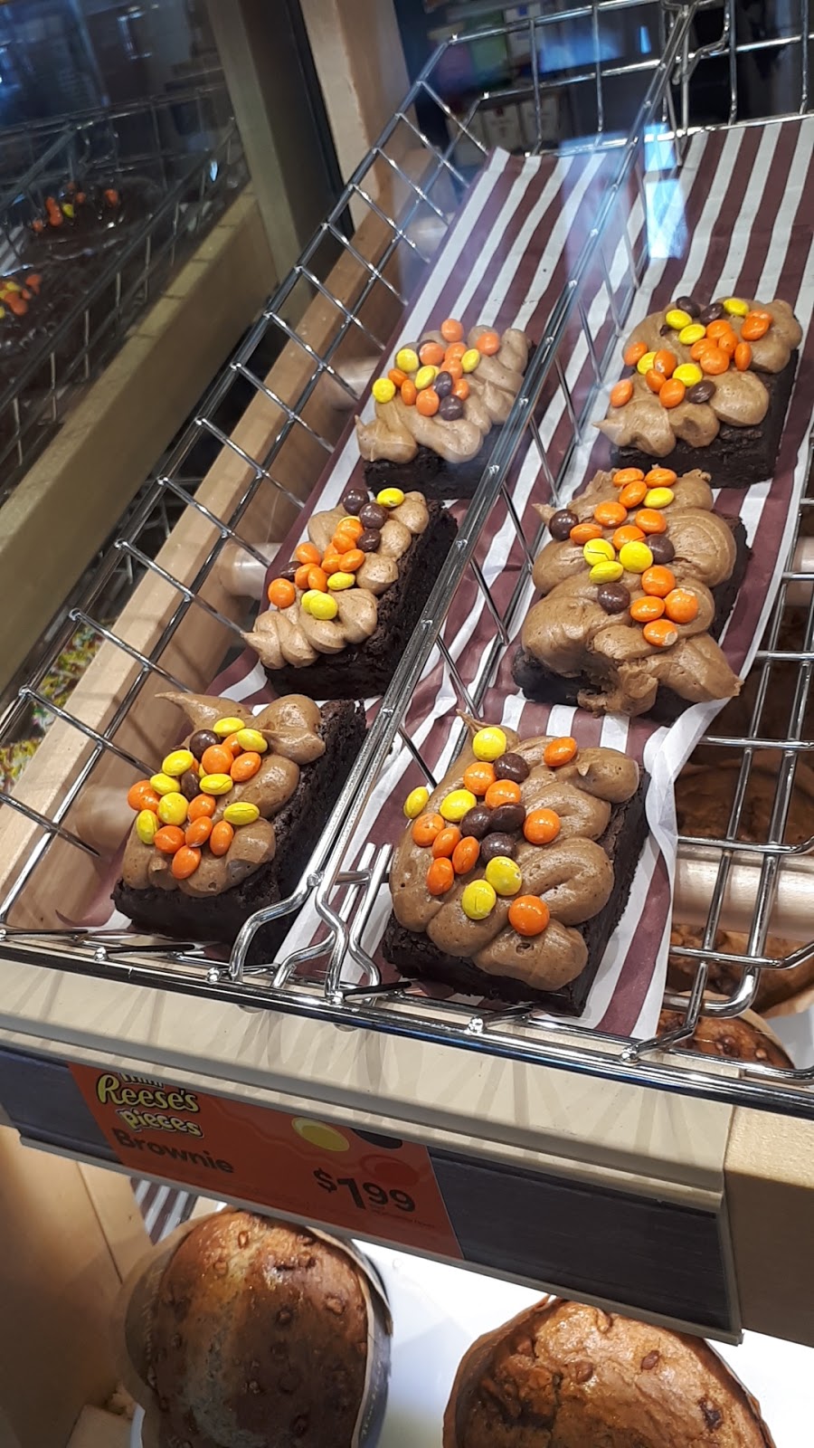 Tim Hortons | 2201 Brant St, Burlington, ON L7P 3N8, Canada | Phone: (905) 336-8844