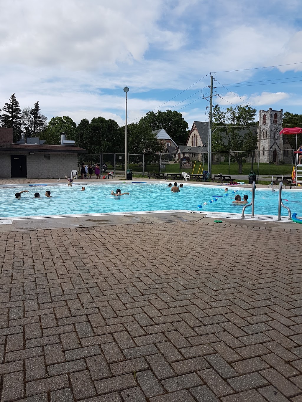 Gorman Pool | 424 DArcy St, Newmarket, ON L3Y 4K5, Canada | Phone: (905) 953-5306