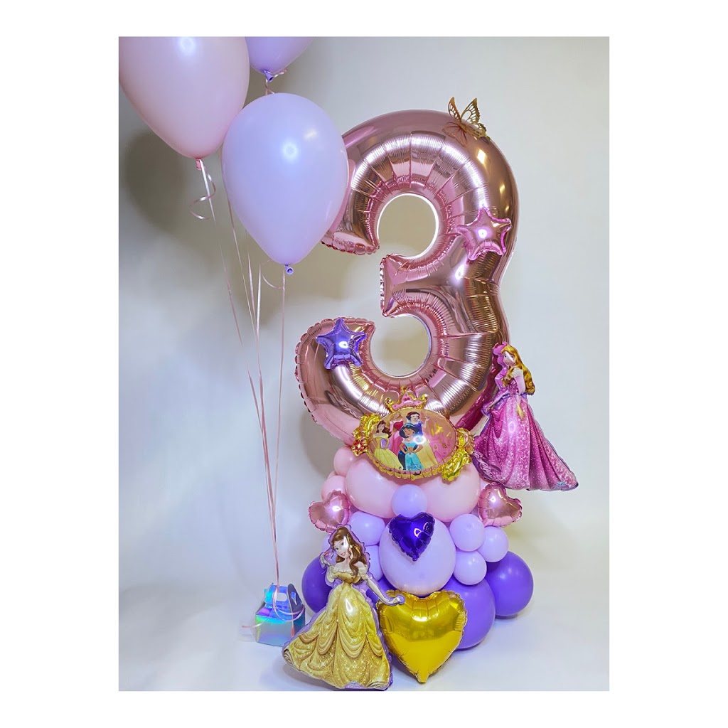 La-La Land Party Decor | 62 Spruce Ave, Richmond Hill, ON L4C 6W1, Canada | Phone: (416) 878-7026