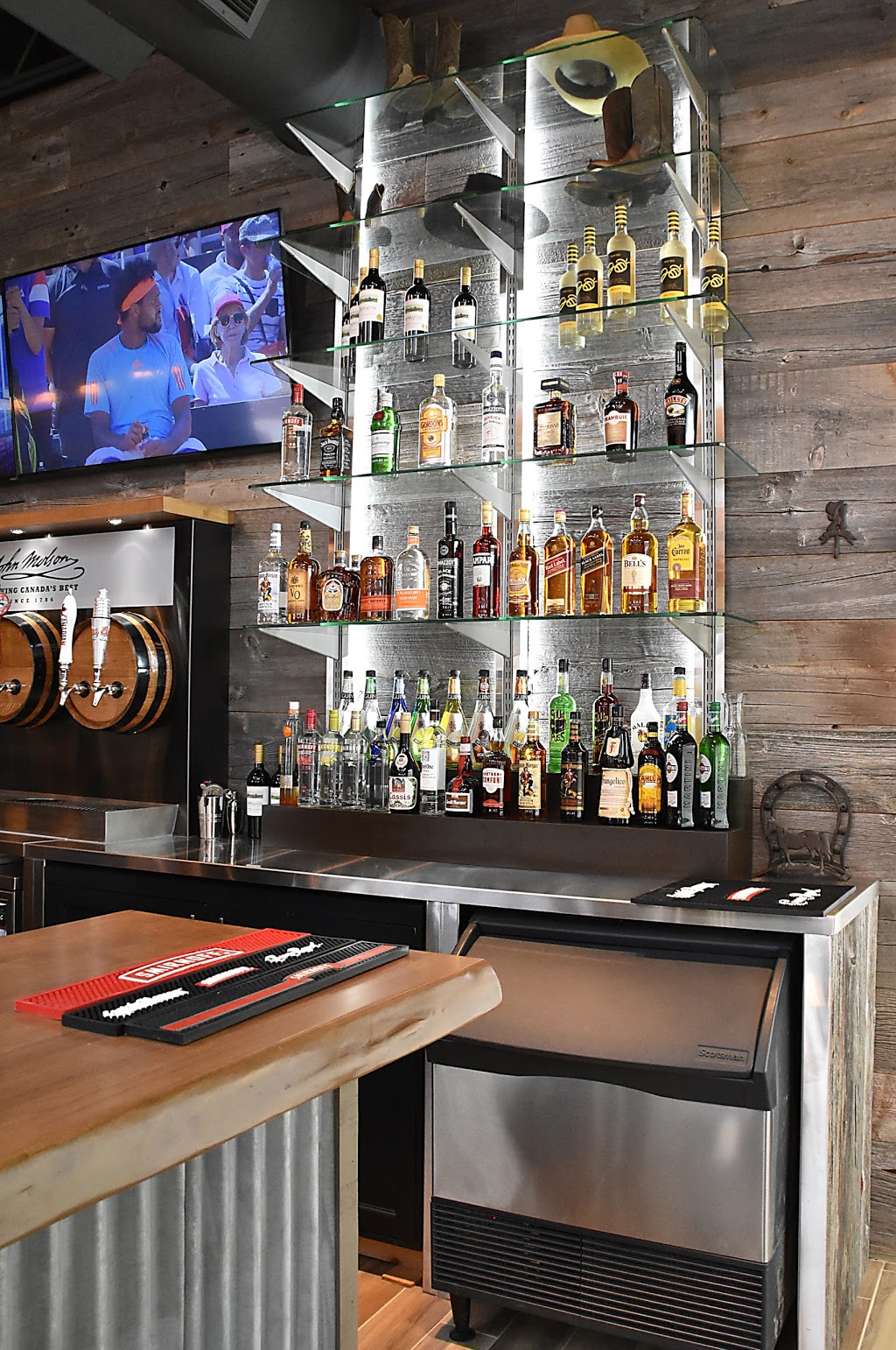 Wild Wing Restaurant | 321 Main St #3, Wasaga Beach, ON L9Z 0B6, Canada | Phone: (705) 352-9464