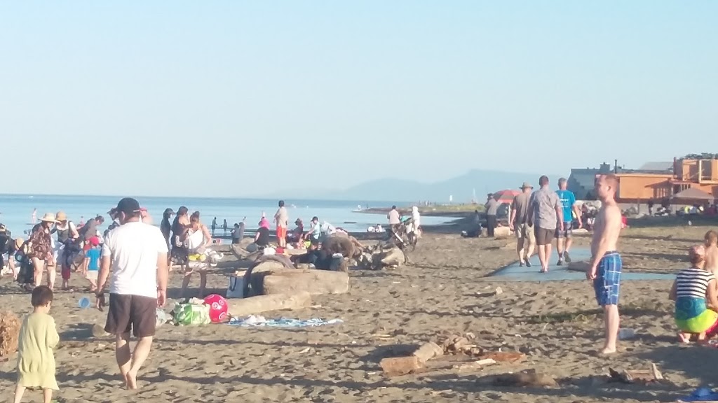 Centennial Beach Cafe | 570 Boundary Bay Rd, Delta, BC V4L 1N2, Canada | Phone: (604) 555-5555