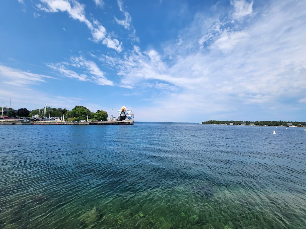 On the Water Kayaks | 53 Bay St, Tobermory, ON N0H 2R0, Canada | Phone: (519) 596-2626