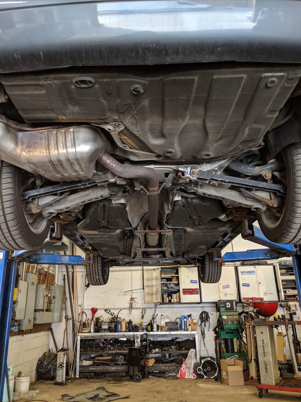 Tony & Vitos Garage | 61 Caster Ave, Woodbridge, ON L4L 5Z2, Canada | Phone: (905) 856-1411