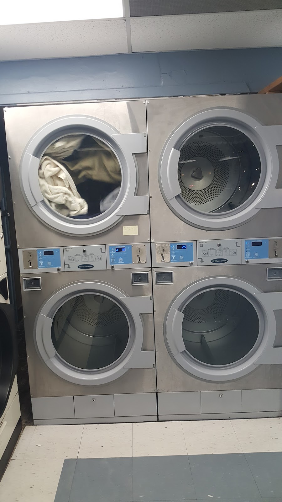 Campus Laundromat | 3134 Main St, Buffalo, NY 14214, USA