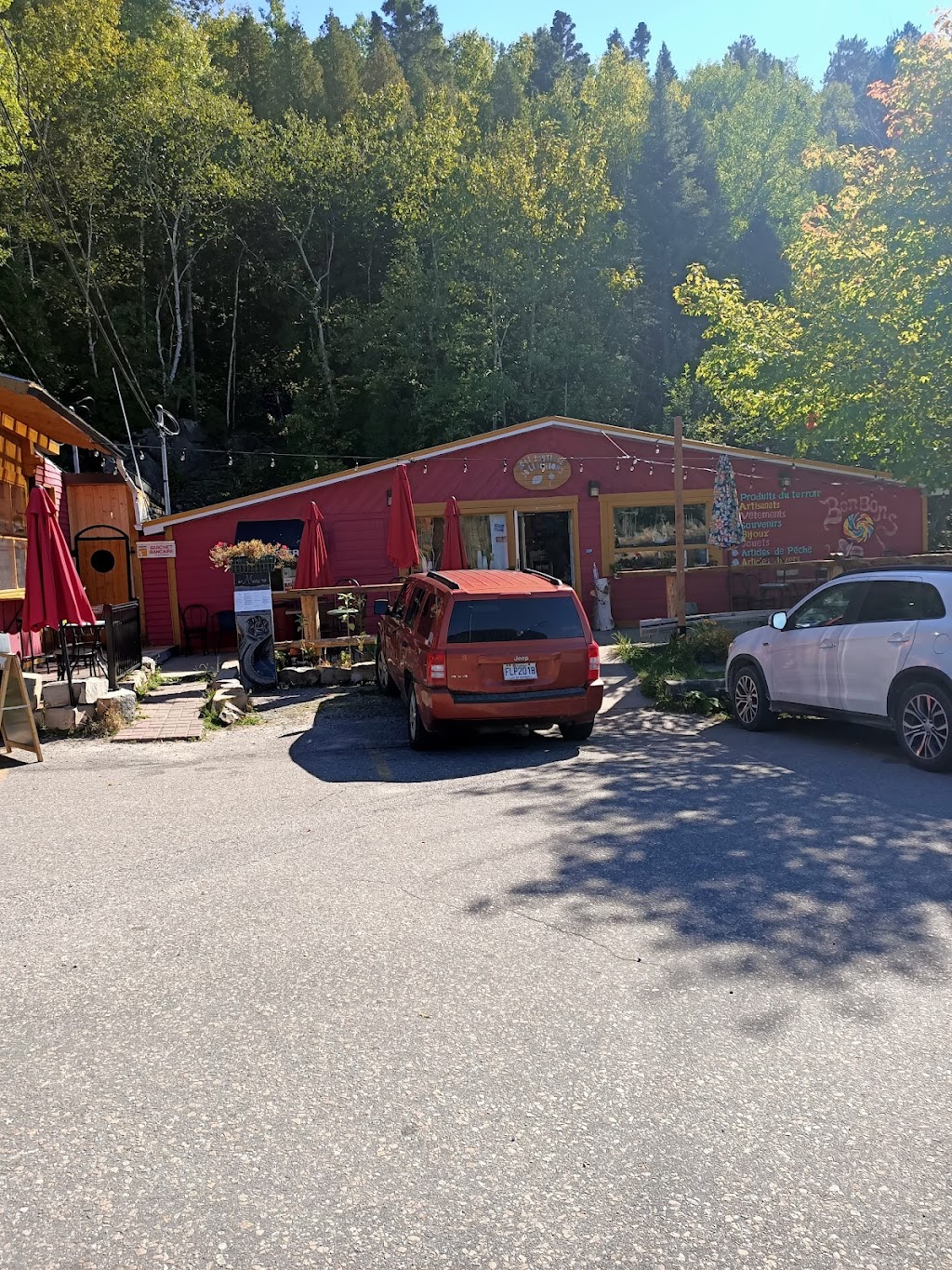 Restaurant Les 3G (SteRose du Nord) 100 Rue du Quai, SainteRoseduNord, QC G0V 1T0, Canada