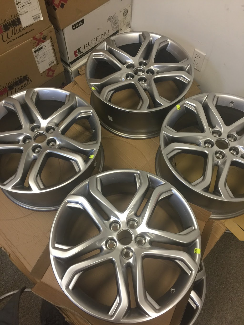 416 Wheels & Tires (FINANCING AVAILABLE - EVERYONE ACCEPTED) | 2300 Dixie Rd, Mississauga, ON L4Y 1Z4, Canada | Phone: (416) 677-4480