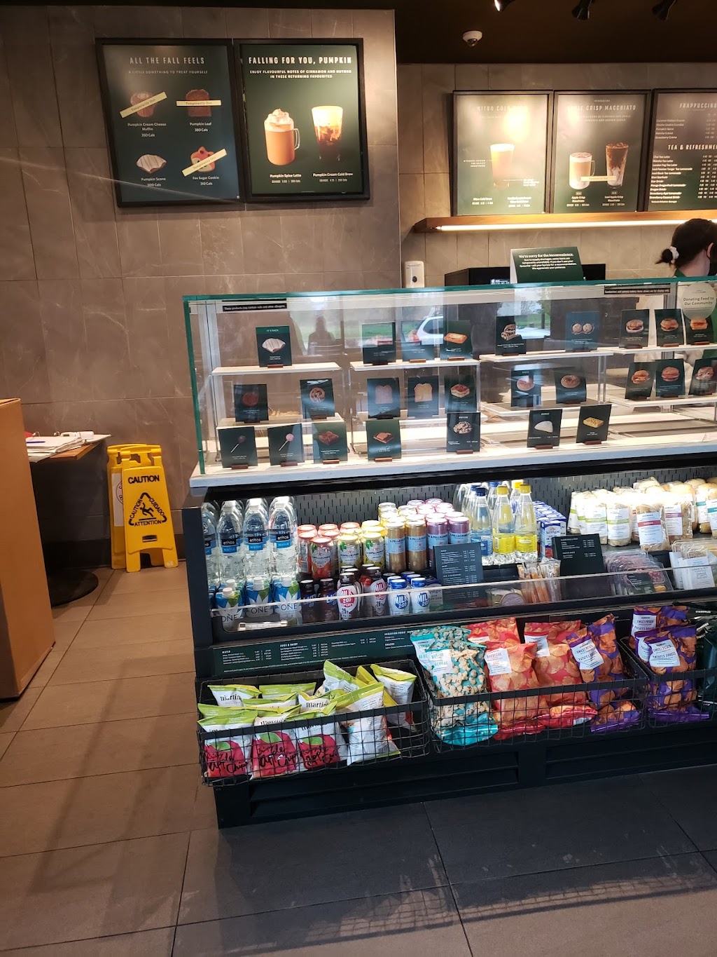 Starbucks | 103 Mapleview Dr W, Barrie, ON L4N 9H7, Canada | Phone: (705) 718-0548
