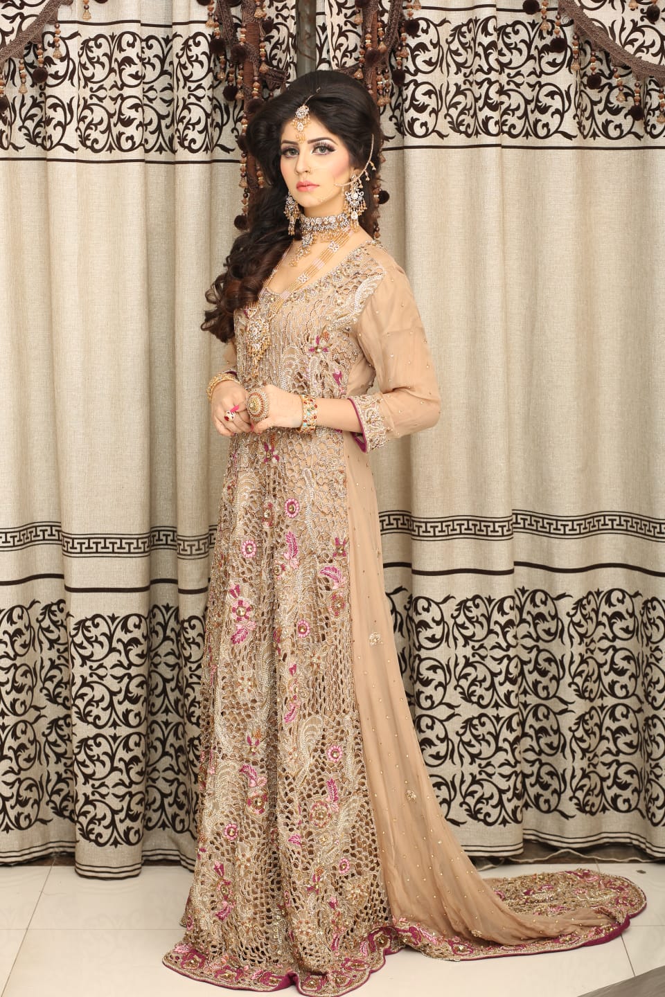 BM Looks By Beenish Maroof | 5651 Raleigh St, Mississauga, ON L5M 7E4, Canada | Phone: (647) 916-1948