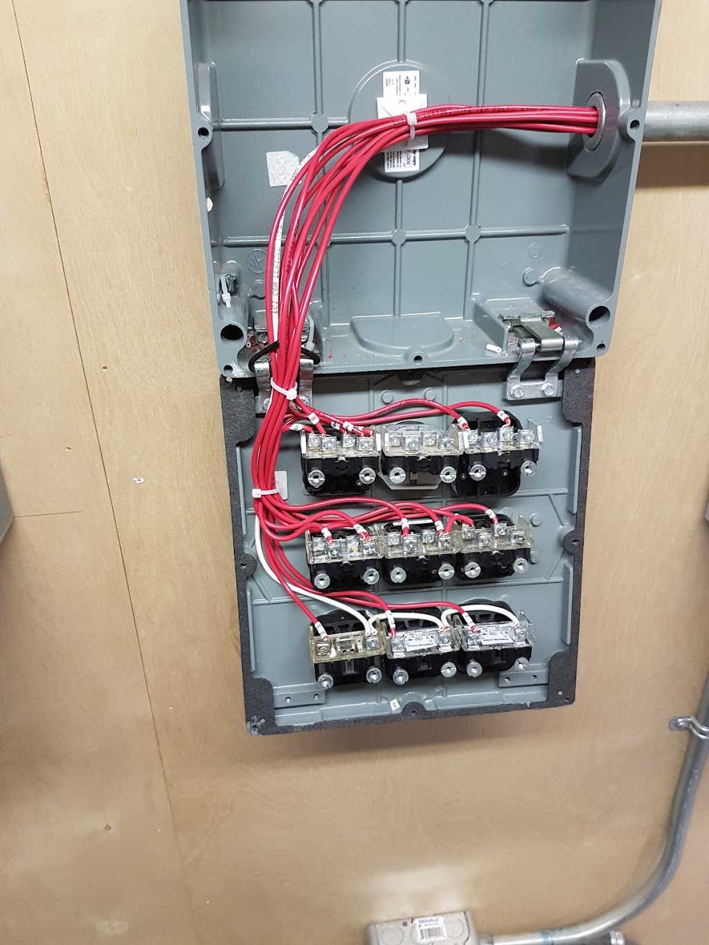 Hive Electrical Services Ltd | 1074 Alpine Ranch Rd, Bracebridge, ON P1L 1W9, Canada | Phone: (905) 321-4274