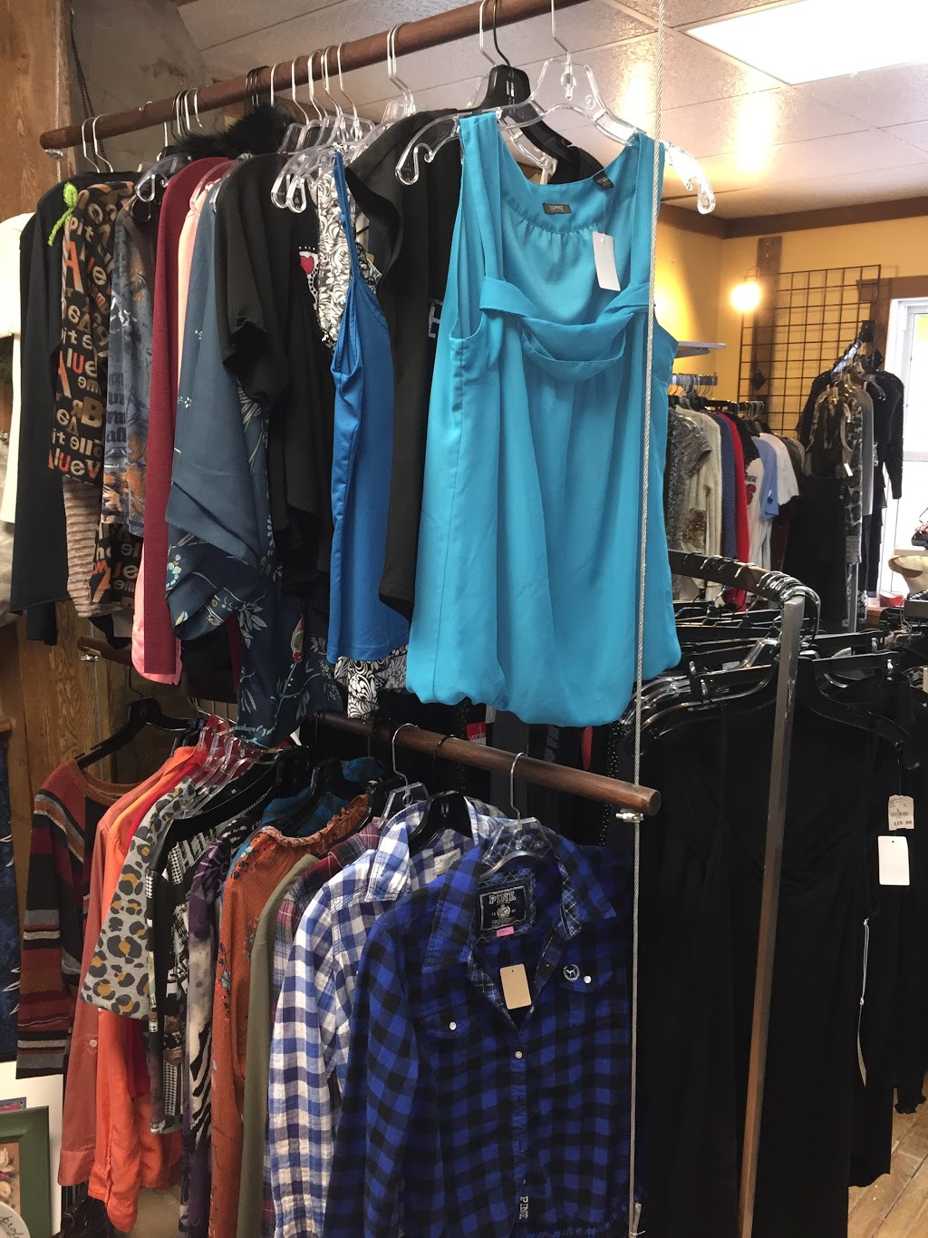 Friperie/Boutique La BoAime | 18 Boulevard Curé-Labelle, Sainte-Rose, QC H7L 2Y9, Canada | Phone: (514) 993-4986