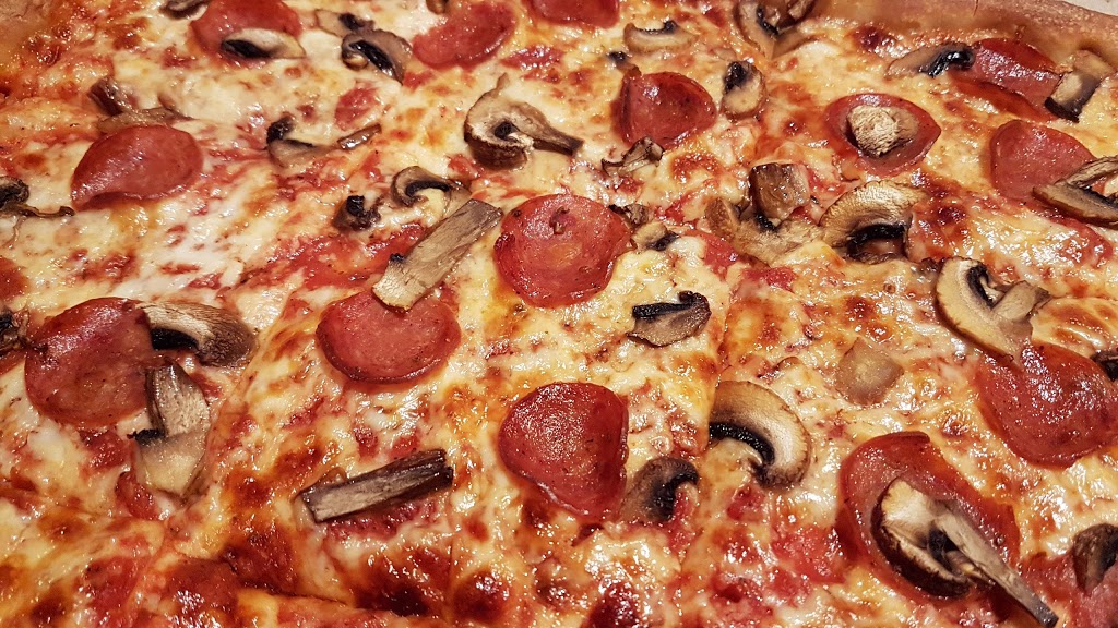 Vincents Red Hot Pizza & Subs | 324 Thorold Rd, Welland, ON L3C 3W6, Canada | Phone: (905) 735-4110