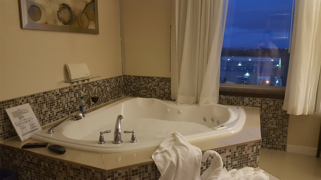 Comfort Hotel Bayers Lake | 88 Chain Lake Dr, Halifax, NS B3S 1A2, Canada | Phone: (902) 405-4555