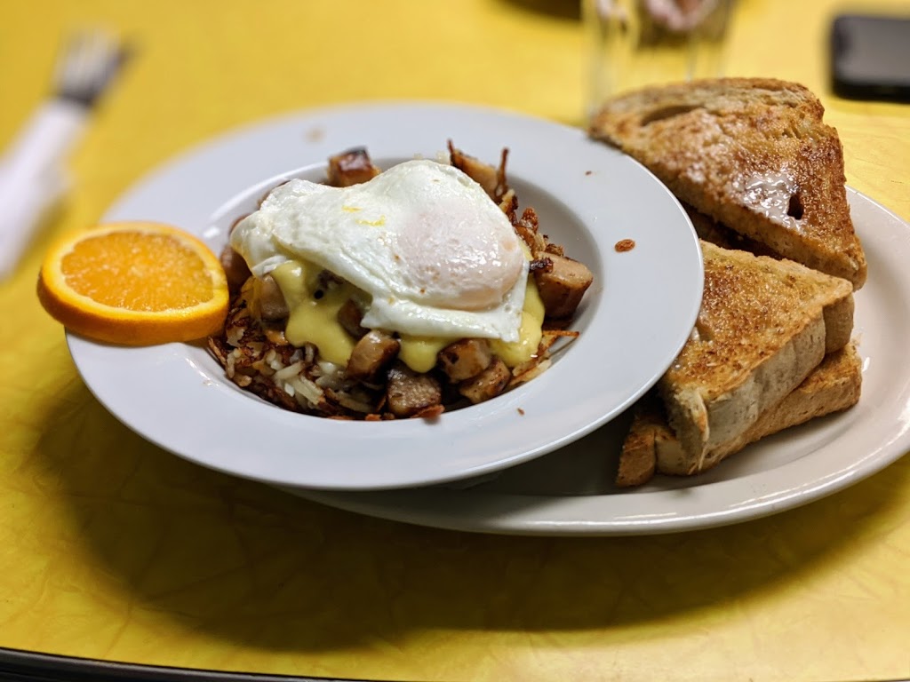 Full Cup Café The | 50 Main St, Bobcaygeon, ON K0M 1A0, Canada | Phone: (705) 738-6574