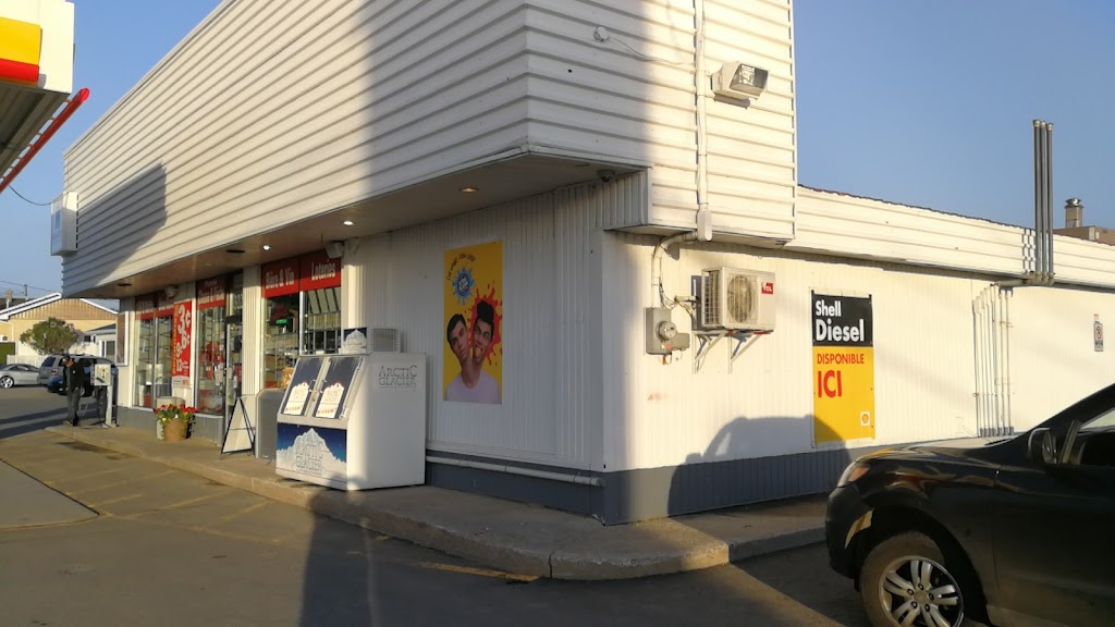 Depanneur Du Coin Enr | 3222 Avenue du Pont N, Alma, QC G8E 1S1, Canada | Phone: (418) 668-0525