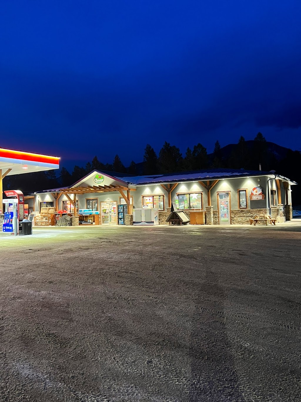 Crossroads Market Esso | 548 BC-93 #95, Invermere, BC V0A 1K2, Canada | Phone: (778) 526-5085