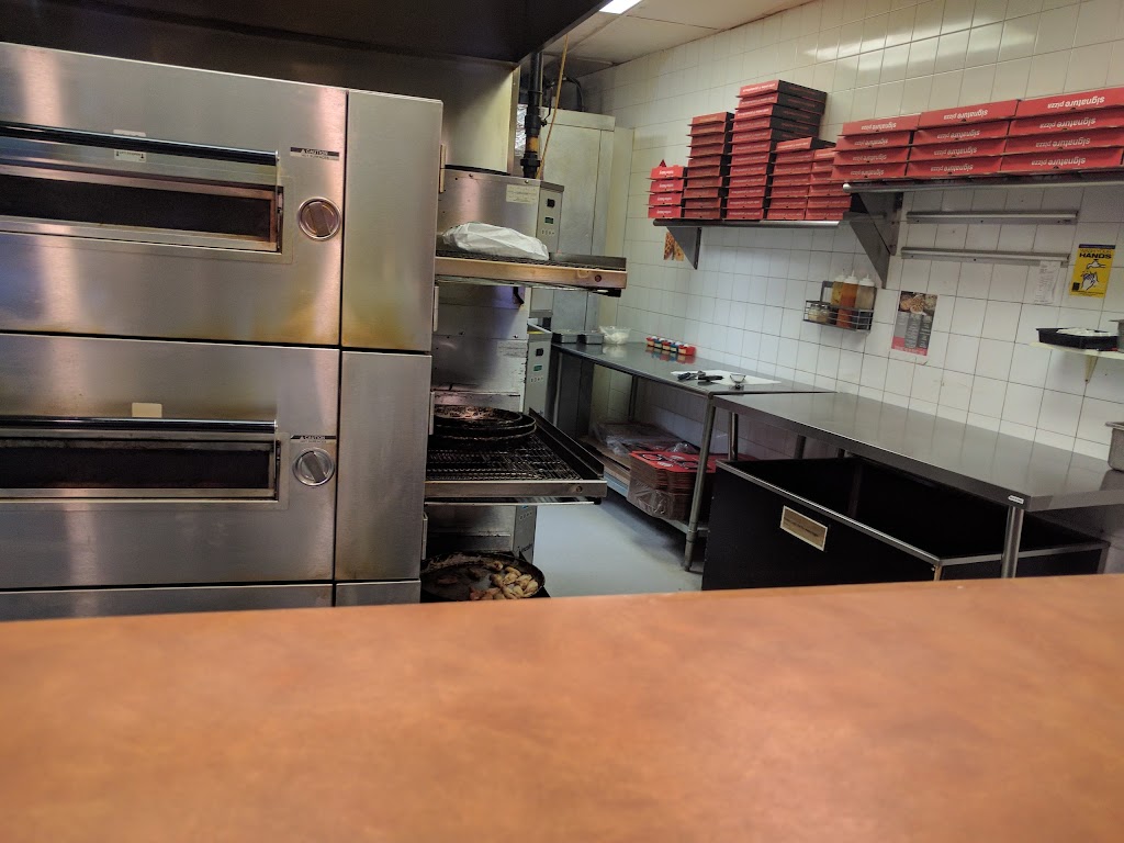 Pizza Hotline | 2795 Pembina Hwy, Winnipeg, MB R3T 2H5, Canada | Phone: (204) 222-2222