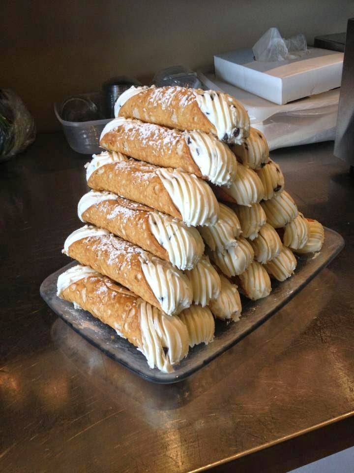 La Dolce Vita gelato cafe shop | 3776 Bd Saint-Charles N, Kirkland, QC H9H 3C3, Canada | Phone: (514) 695-3212