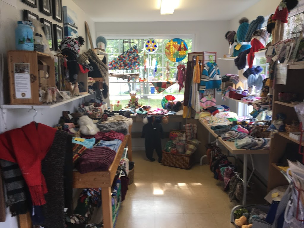 Boutique du Havre | 101 Rue de la Marina, Berthier-sur-Mer, QC G0R 1E0, Canada | Phone: (418) 259-1291