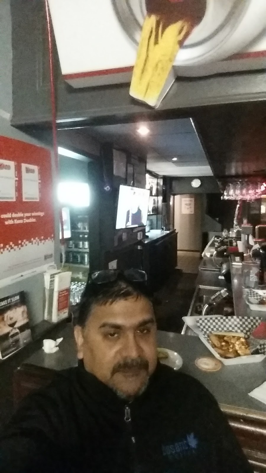 Roadhouse Pub | 5325 Trans-Canada Hwy, Duncan, BC V9L 5J2, Canada | Phone: (250) 597-1828