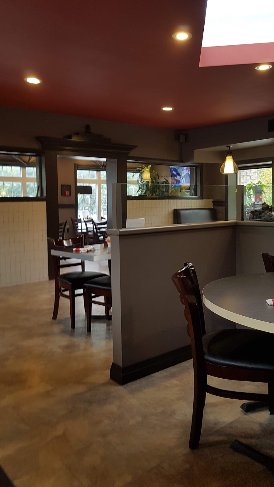 Hoys Of Simcoe Restaurant | 71 Queensway East, Simcoe, ON N3Y 4L8, Canada | Phone: (519) 426-1936