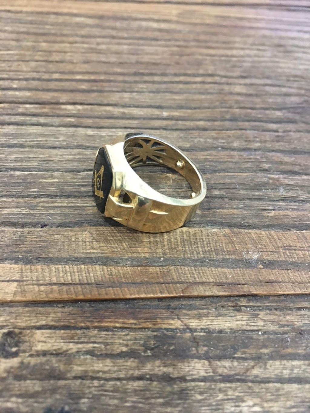 Robert Cleeve Custom Jewellers | 15117 Yonge St, Aurora, ON L4G 1M3, Canada | Phone: (905) 503-0544
