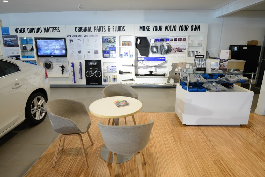 Newmarket Volvo | 301 Mulock Dr, Newmarket, ON L3Y 5W2, Canada | Phone: (905) 830-5585