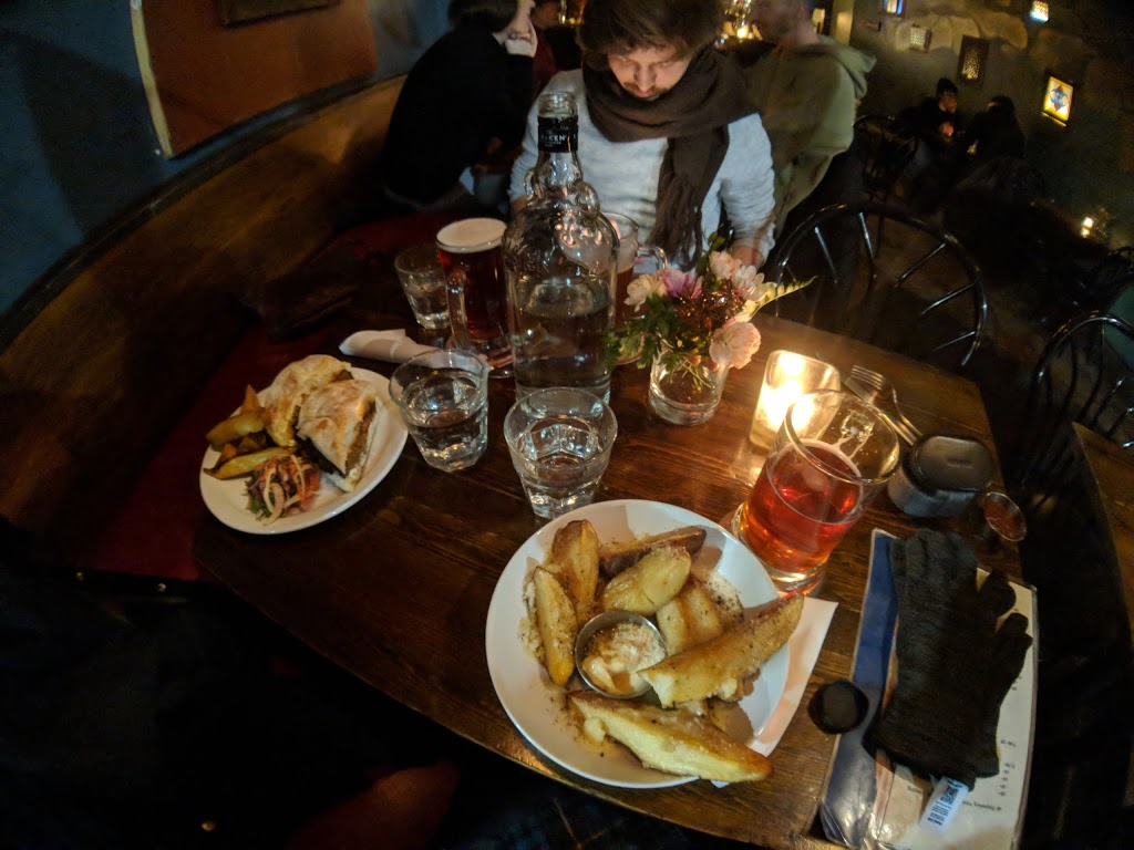 Wallflower | 1665 Dundas St W, Toronto, ON M6K 1V2, Canada | Phone: (647) 352-5605