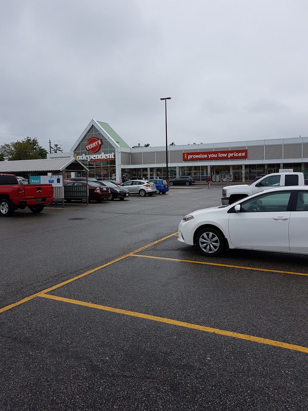 Terrys Your Independent Grocer | 290 First St N, Gravenhurst, ON P1P 1H3, Canada | Phone: (705) 687-0554