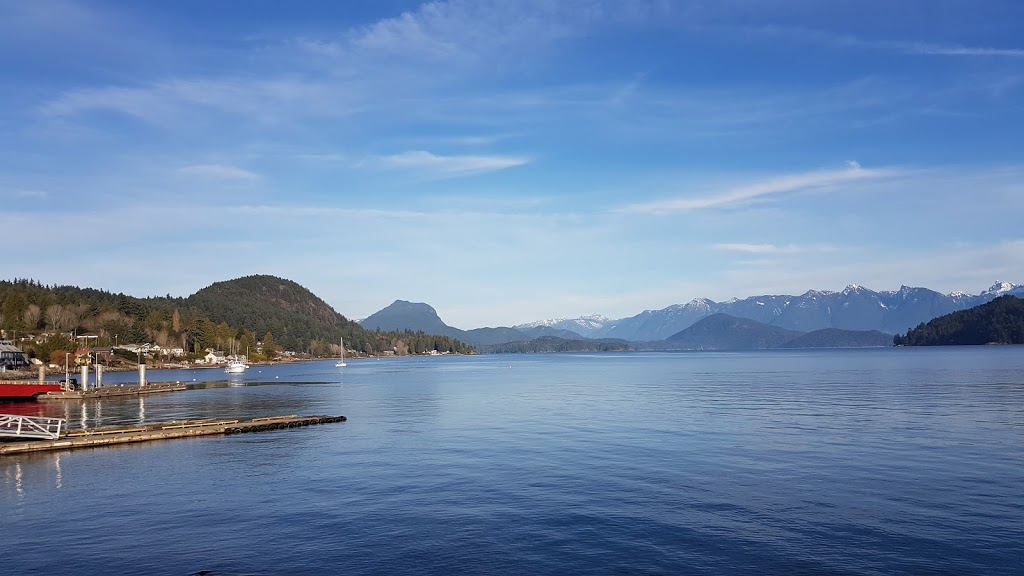 Mollys Reach Restaurant | 647 School Rd, Gibsons, BC V0N 1V0, Canada | Phone: (604) 886-9710