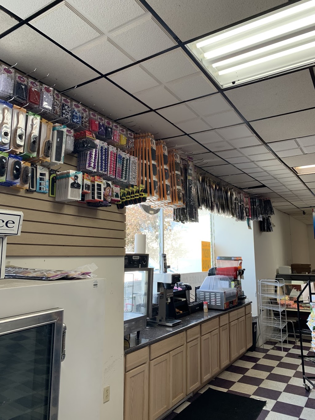 Snack and deli | 39 Locust St, Lockport, NY 14094, USA | Phone: (716) 727-3200