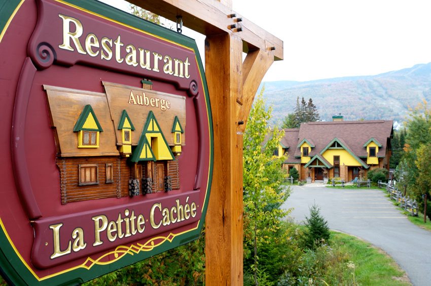 La Petite Cachée | 2681 Chem. du Village, Mont-Tremblant, QC J8E 1H8, Canada | Phone: (819) 425-2654
