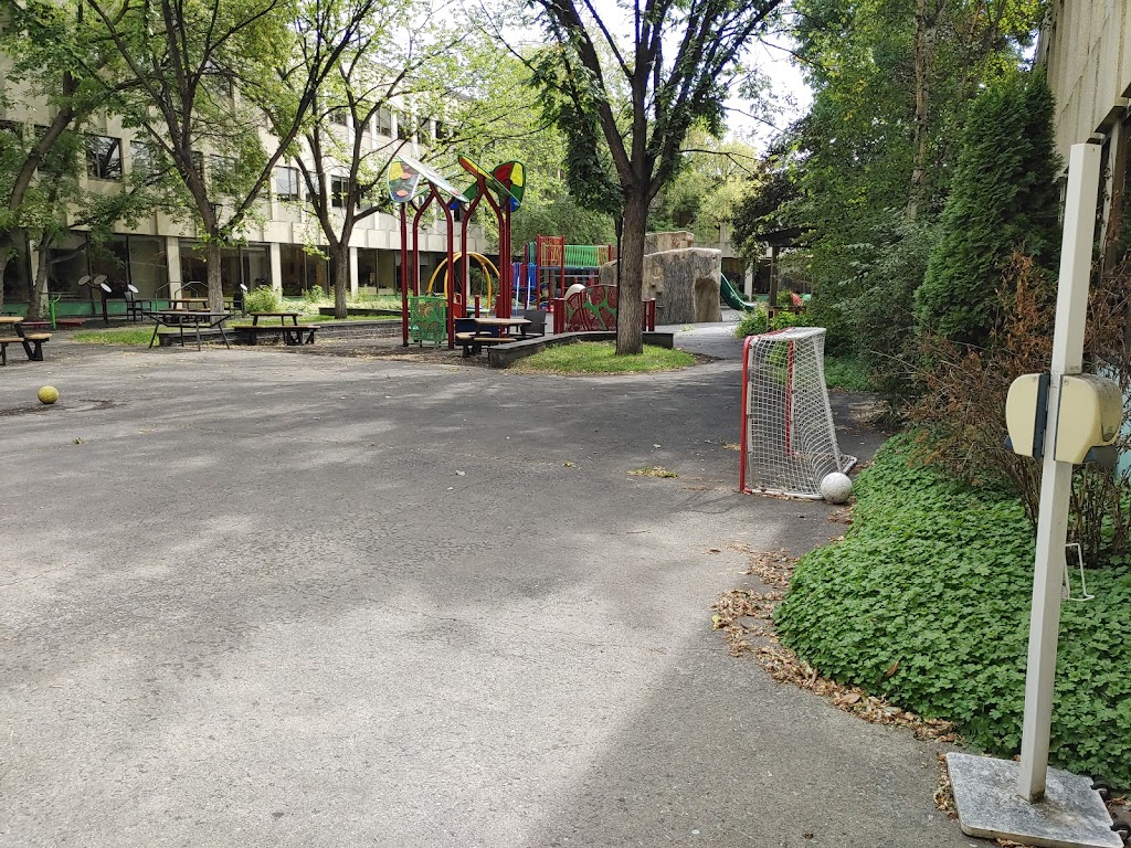 Edmonton Hospital Workers Child Care Society | 10230 111 Ave NW, Edmonton, AB T5G 0B7, Canada | Phone: (780) 735-7978